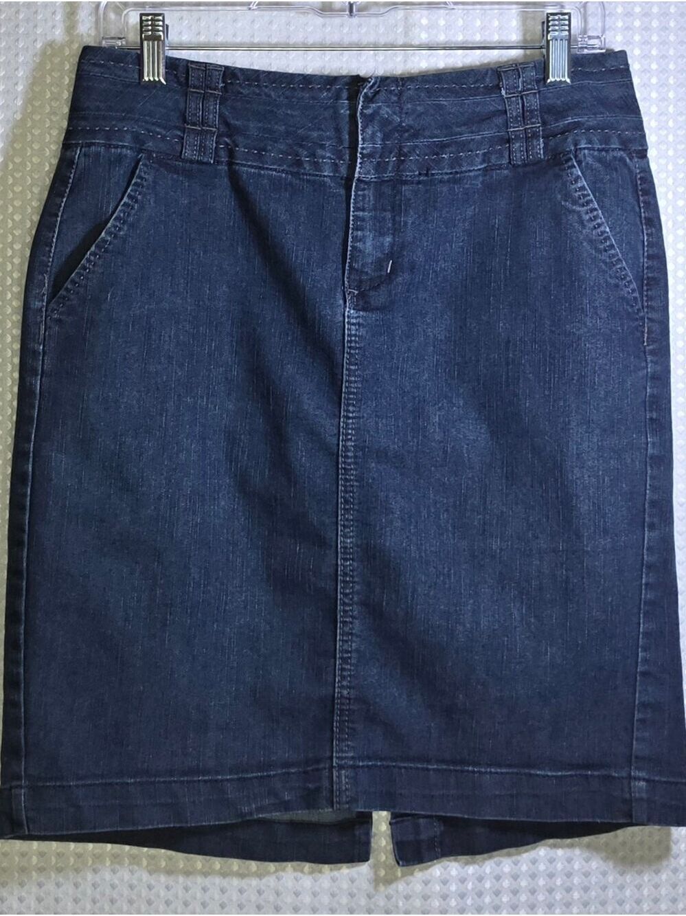 Roz & Ali Dark Wash Denim Pencil Skirt Preppy Chic Minimalist Style Quiet Luxury - Picture 3 of 13